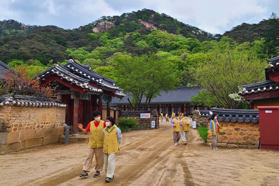 Do A Temple Stay In Korea For An Amazing Experience In 2025 11 People doing a temple stay in Korea